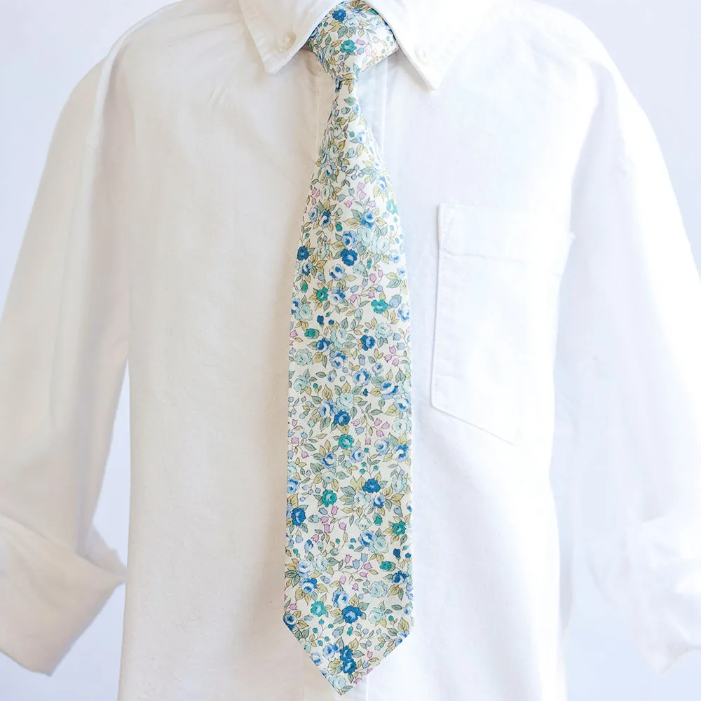 Boy's Bow Tie / Blossoms In Blue