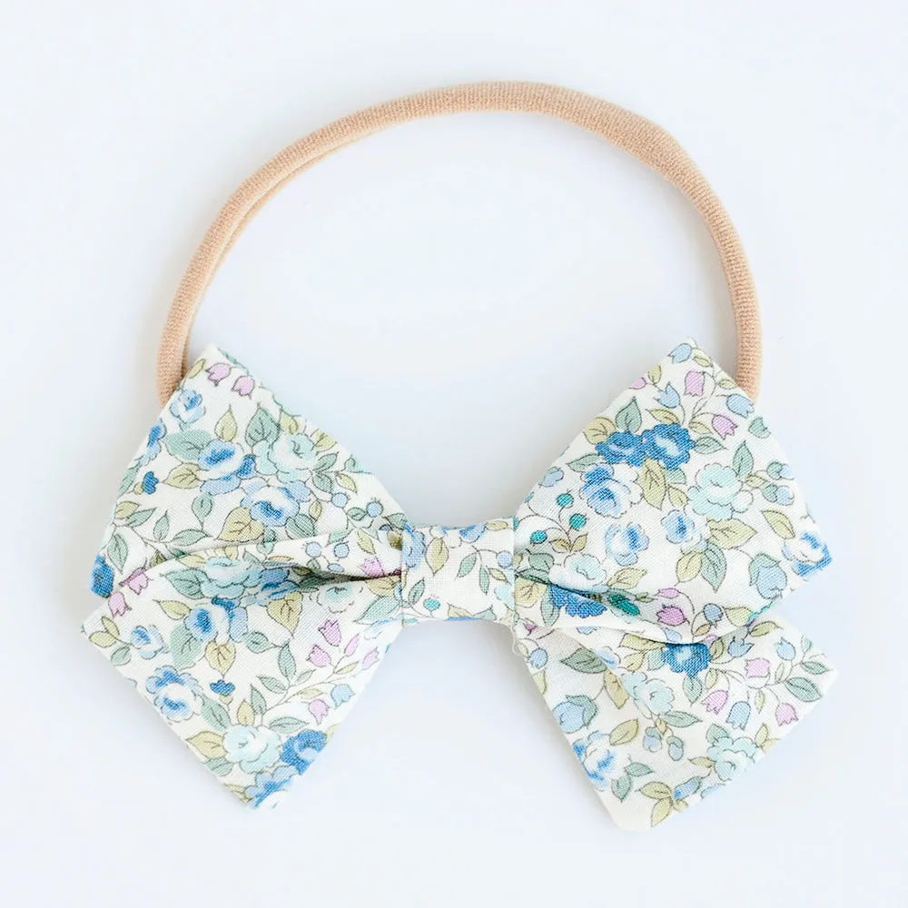 Boy's Bow Tie / Blossoms In Blue