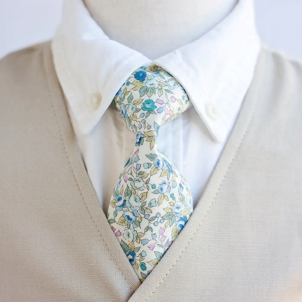 Boy's Bow Tie / Blossoms In Blue