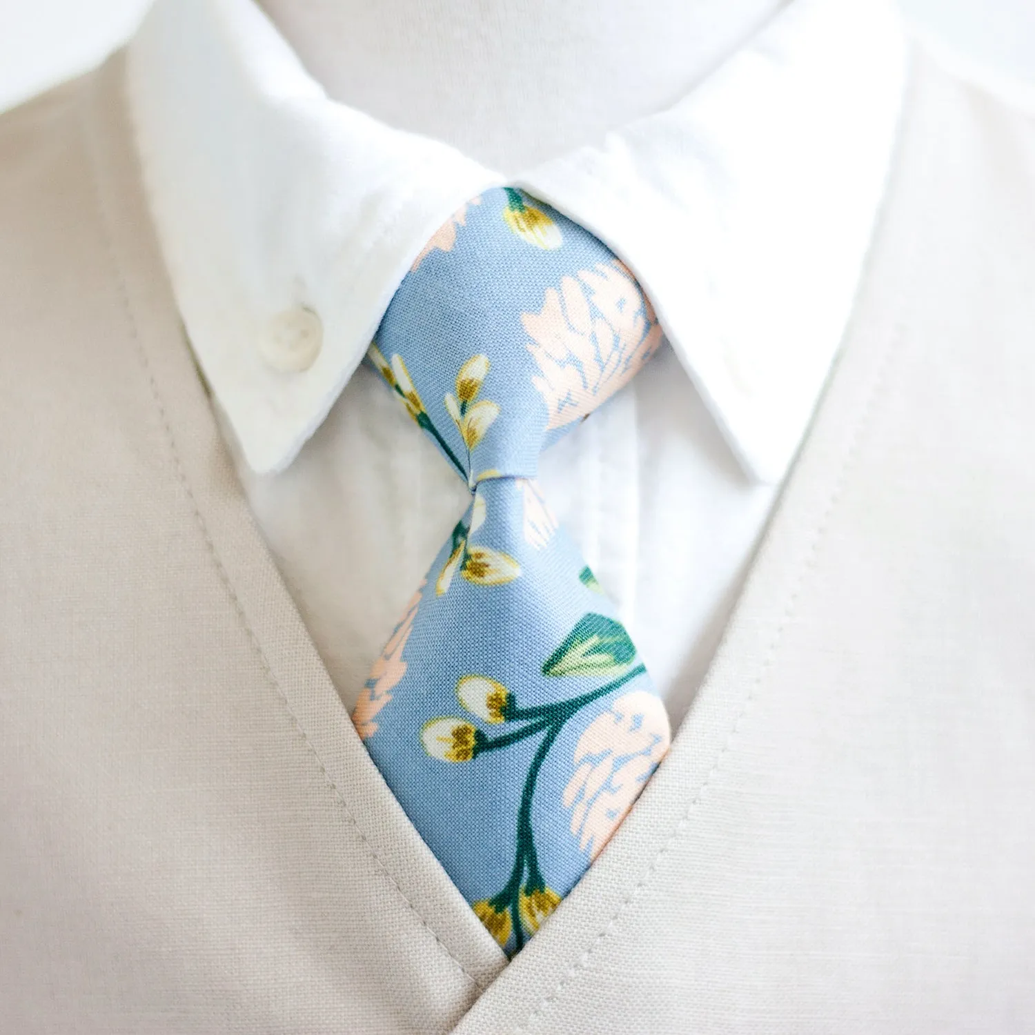 Boy's Bow Tie / Peonies In Dusty Blue