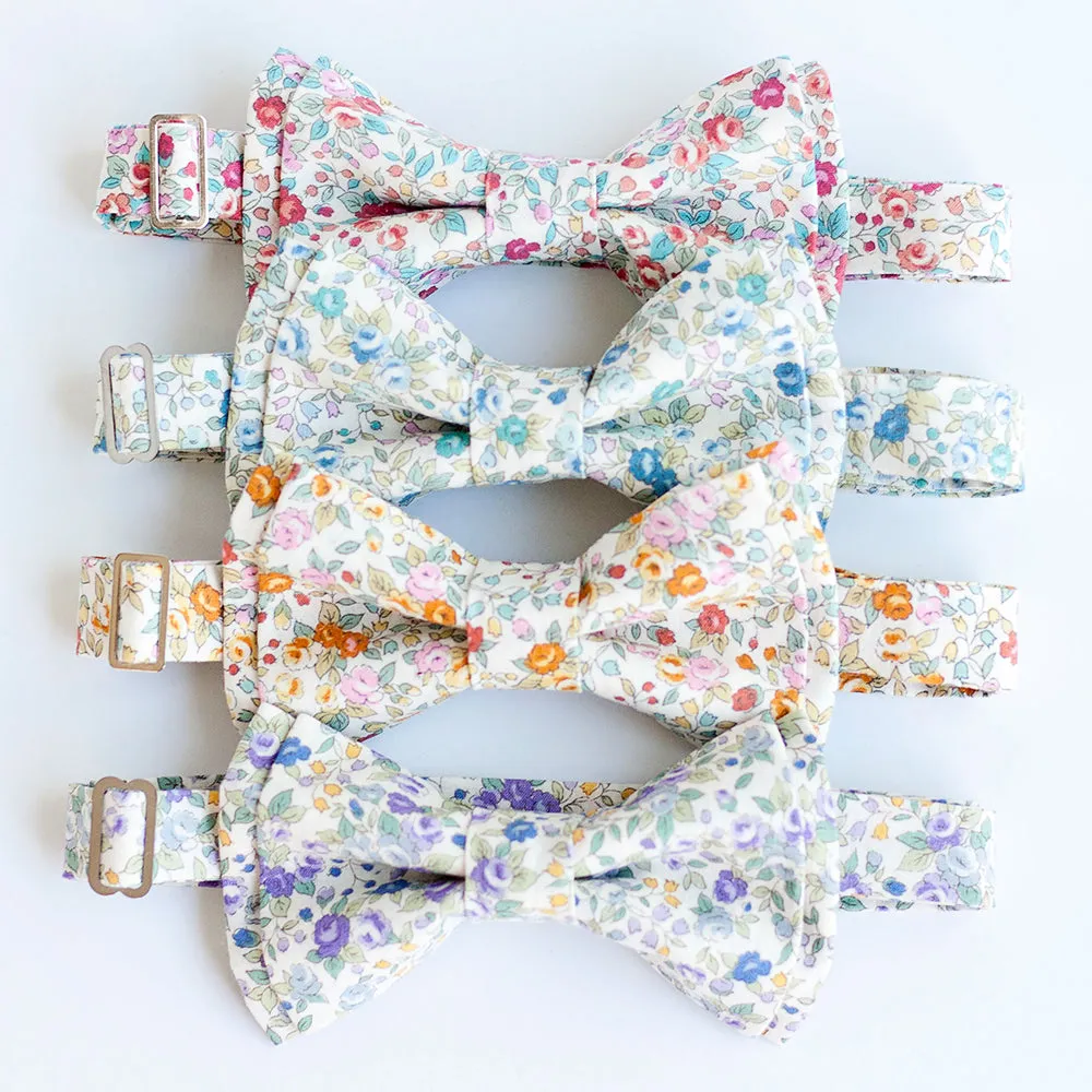 Men's Pre-Tied Bow Tie / Blossoms In Blue