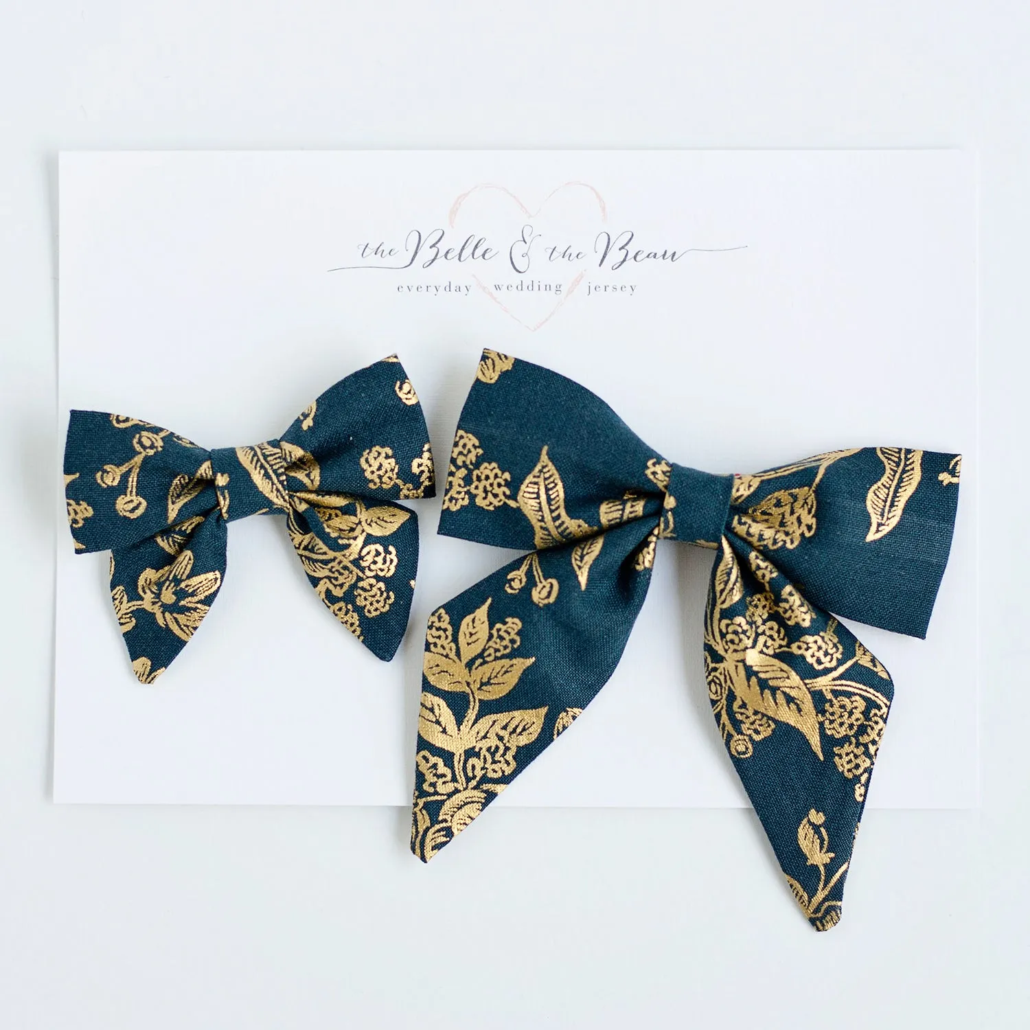 Men's Pre-Tied Bow Tie / Navy Metallic Toile