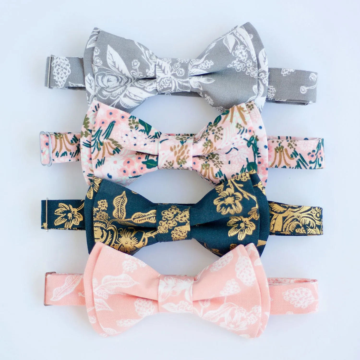 Men's Pre-Tied Bow Tie / Navy Metallic Toile